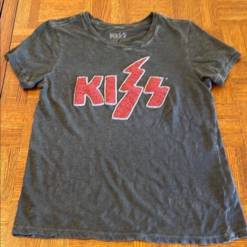 Lucky Brand Black and Red beaded KISS graphic Short Sleeve Tee medium